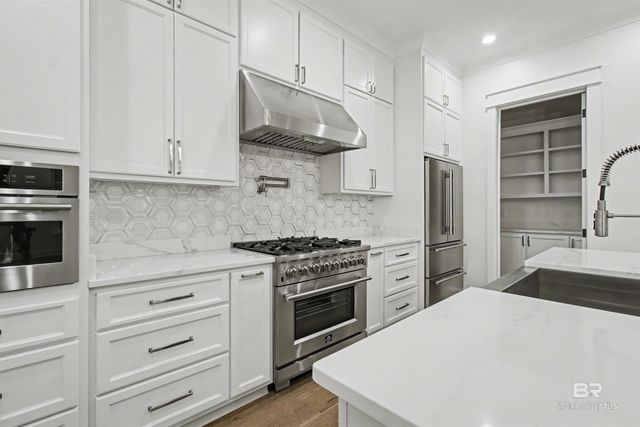 869 Inlet Circle, Gulf Shores, AL 36542