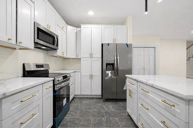 12 Beale Street, Worcester, MA 01606