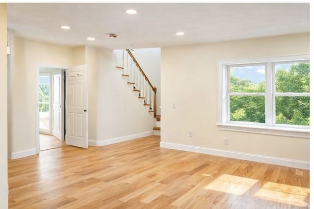 12 Beale Street, Worcester, MA 01606