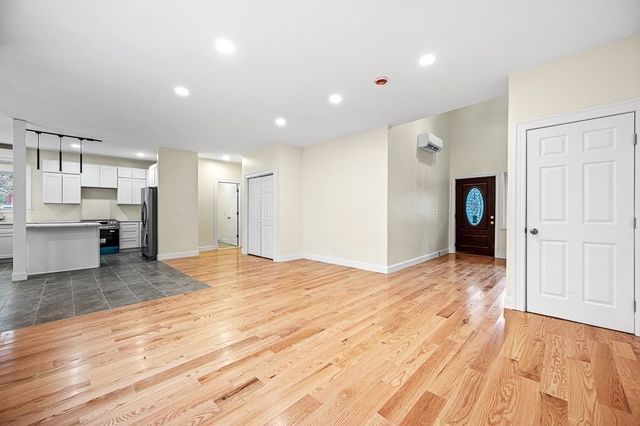 12 Beale Street, Worcester, MA 01606