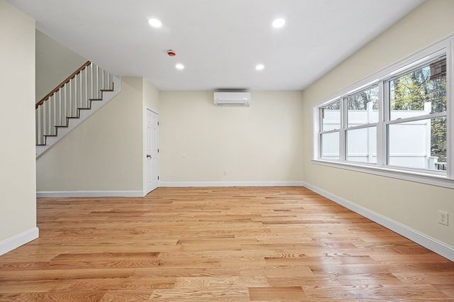 12 Beale Street, Worcester, MA 01606