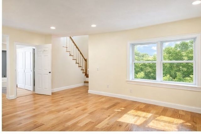 12 Beale Street, Worcester, MA 01606