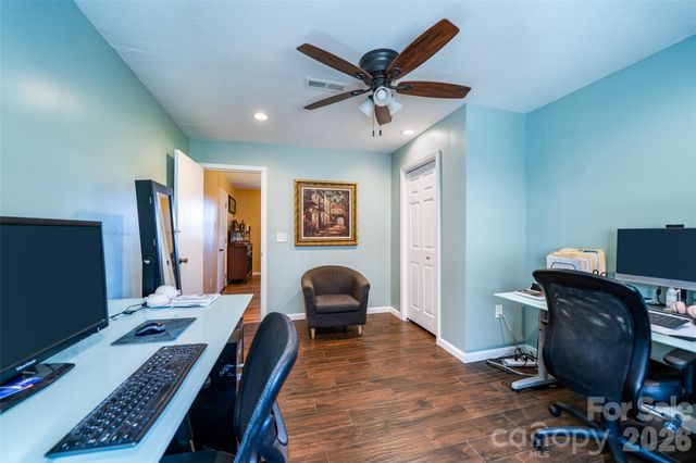 39 N Pershing Road, Asheville, NC 28805