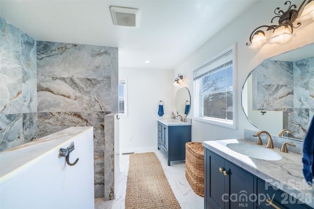 39 N Pershing Road, Asheville, NC 28805