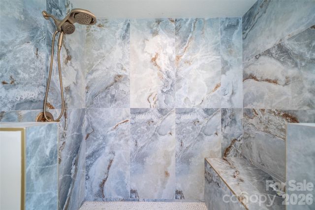 39 N Pershing Road, Asheville, NC 28805