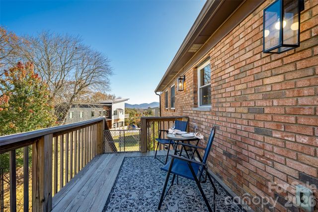 39 N Pershing Road, Asheville, NC 28805