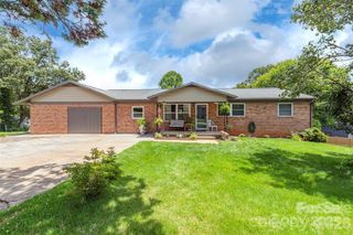 39 N Pershing Road, Asheville, NC 28805