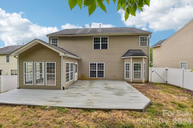 8718 Buttonwood Court, Charlotte, NC 28215
