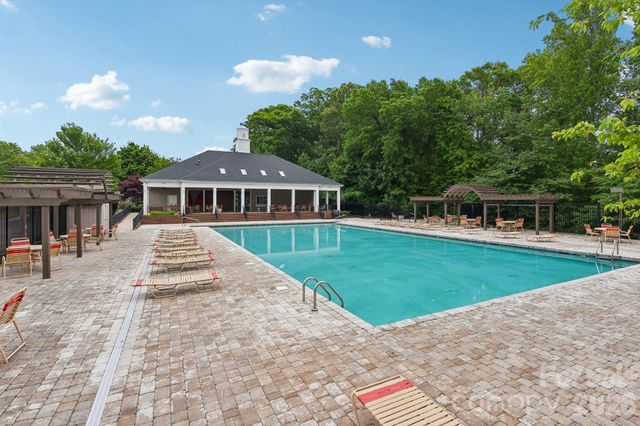 8718 Buttonwood Court, Charlotte, NC 28215