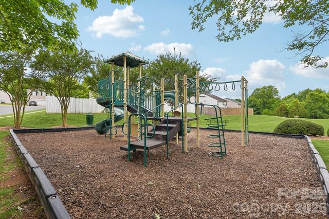 8718 Buttonwood Court, Charlotte, NC 28215