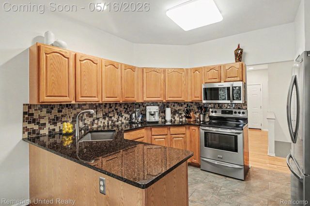 57224 Hidden Timbers Drive, Lyon Charter Township, MI 48178
