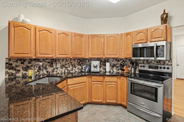 57224 Hidden Timbers Drive, Lyon Charter Township, MI 48178