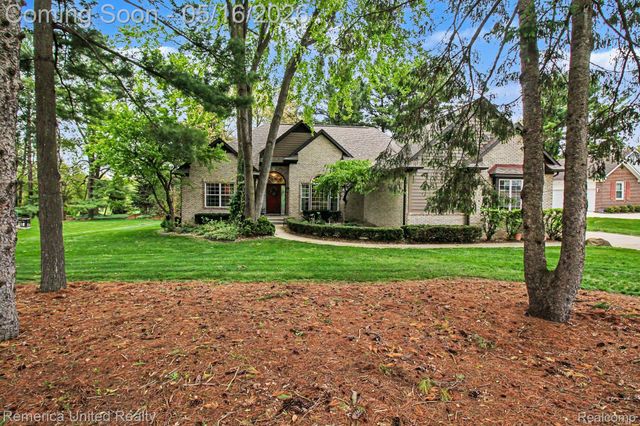57224 Hidden Timbers Drive, Lyon Charter Township, MI 48178
