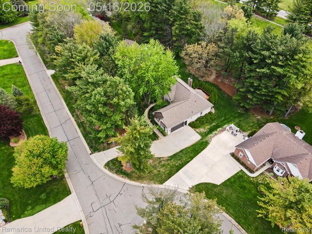 57224 Hidden Timbers Drive, Lyon Charter Township, MI 48178