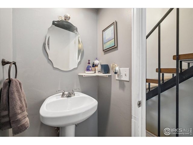 1561 S Sheridan Blvd, Lakewood, CO 80232