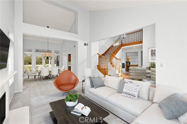 3 Mantenida, Laguna Hills, CA 92679