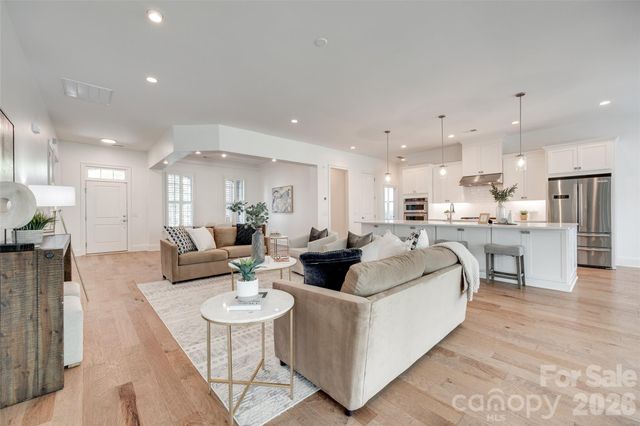 15927 Vale Ridge Drive, Charlotte, NC 28278