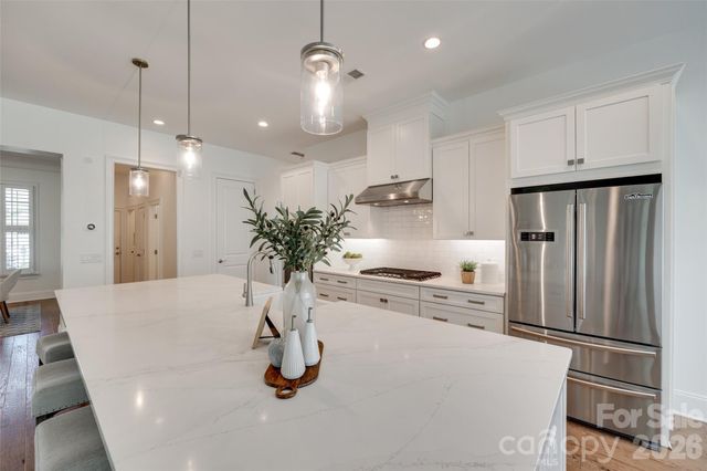 15927 Vale Ridge Drive, Charlotte, NC 28278