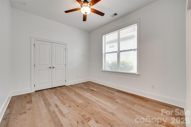 15927 Vale Ridge Drive, Charlotte, NC 28278