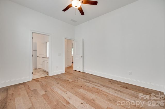 15927 Vale Ridge Drive, Charlotte, NC 28278