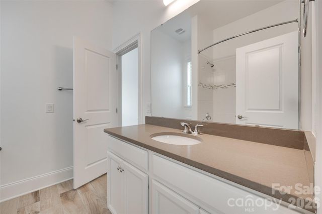 15927 Vale Ridge Drive, Charlotte, NC 28278