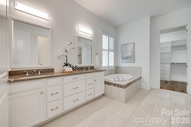 15927 Vale Ridge Drive, Charlotte, NC 28278
