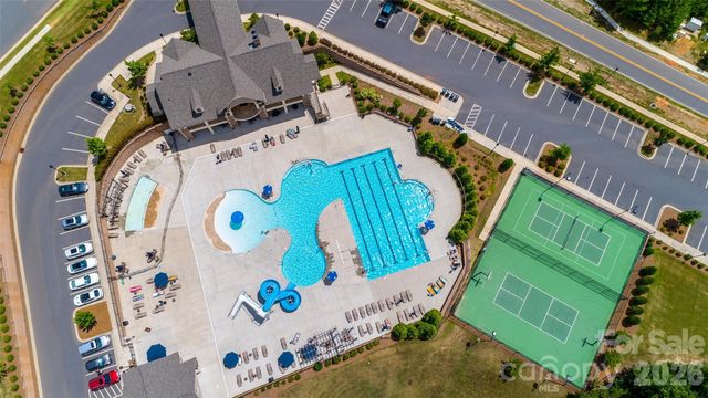 15927 Vale Ridge Drive, Charlotte, NC 28278