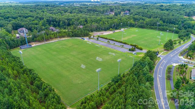 15927 Vale Ridge Drive, Charlotte, NC 28278