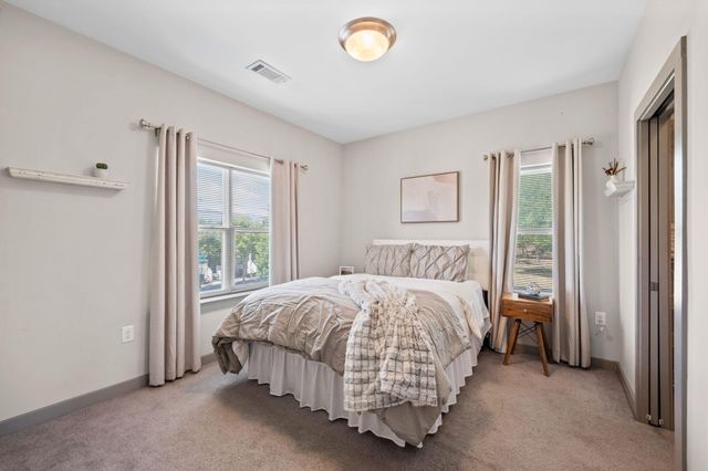 782 Riverfront Parkway 202, Chattanooga, TN 37402