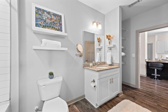 782 Riverfront Parkway 202, Chattanooga, TN 37402