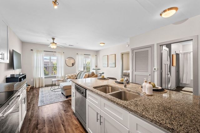 782 Riverfront Parkway 202, Chattanooga, TN 37402