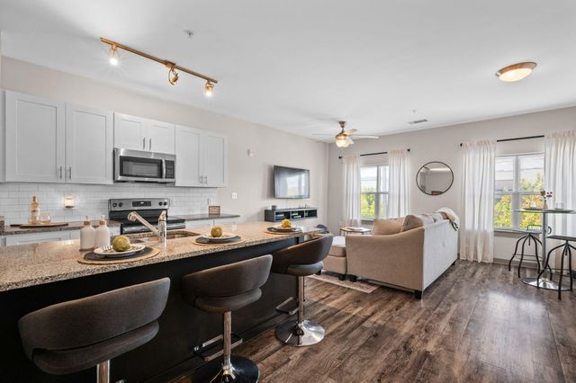782 Riverfront Parkway 202, Chattanooga, TN 37402