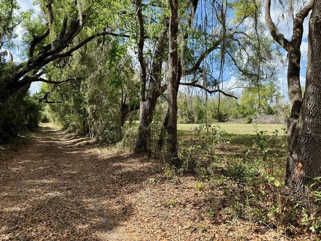 10010 FORT KING ROAD, Dade City, FL 33525