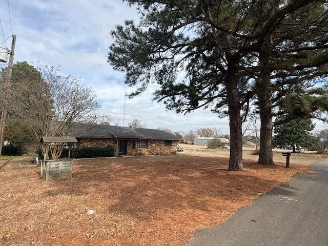 1525 Mansfield Road, Reno, TX 75462