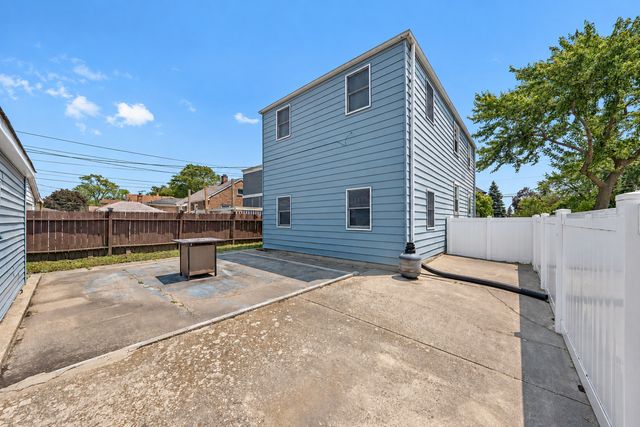 7052 41st Street, Berwyn, IL 60402