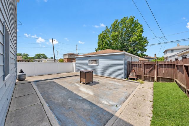 7052 41st Street, Berwyn, IL 60402