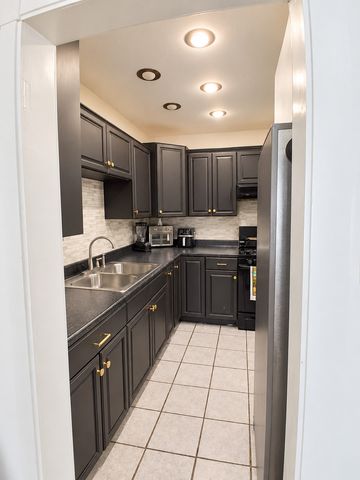 7052 41st Street, Berwyn, IL 60402