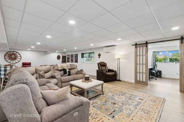 2032 Wentworth Drive, Volo, IL 60020