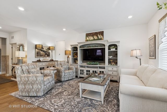 2032 Wentworth Drive, Volo, IL 60020