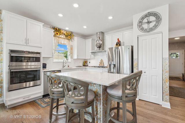 2032 Wentworth Drive, Volo, IL 60020