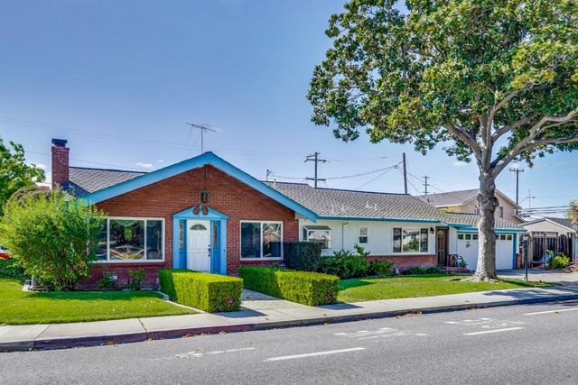 1040 Los Padres Boulevard, Santa Clara, CA 95050