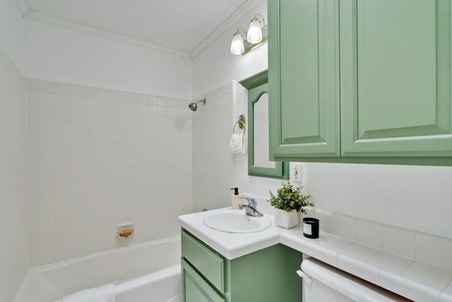 1040 Los Padres Boulevard, Santa Clara, CA 95050