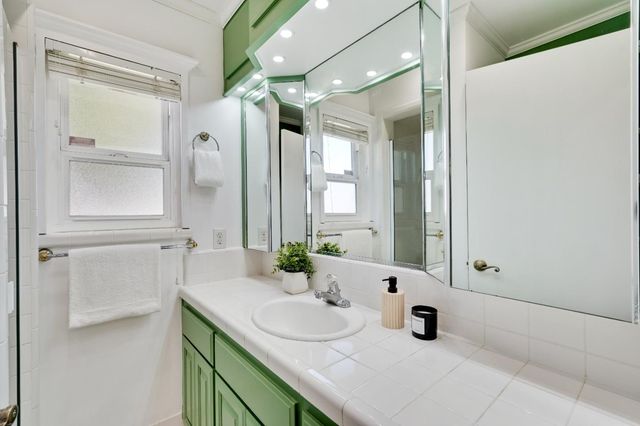 1040 Los Padres Boulevard, Santa Clara, CA 95050