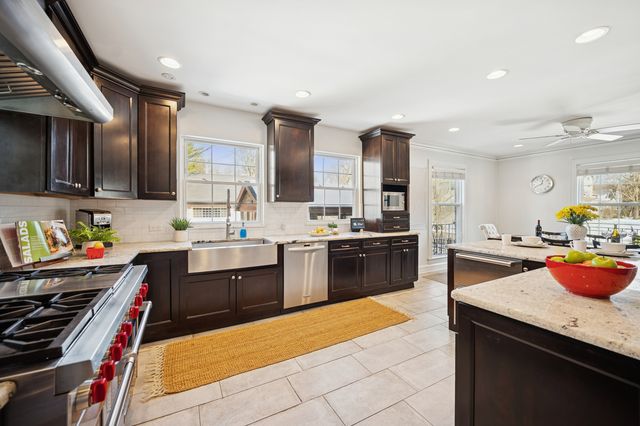 1500 FOREST Avenue, Wilmette, IL 60091