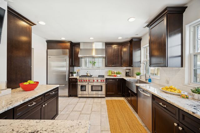 1500 FOREST Avenue, Wilmette, IL 60091