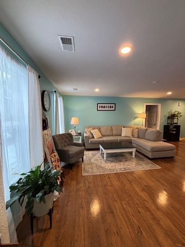 1819 Beaver Ave, Industry, PA 15052