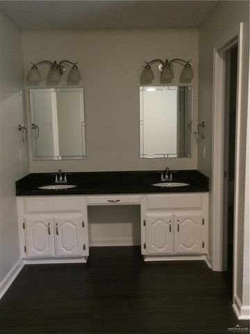 2200 Robin Avenue W, Mcallen, TX 78504