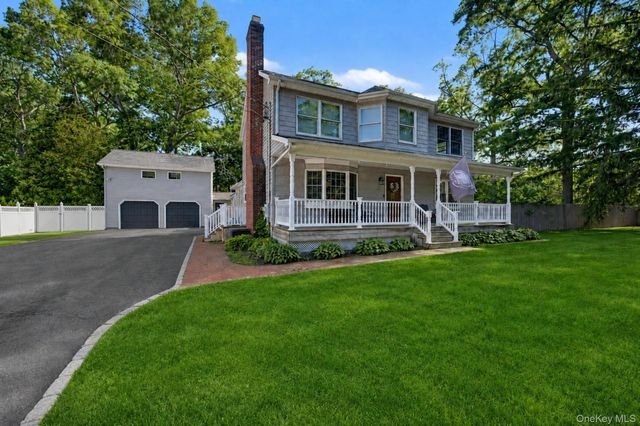 20 Richmond Boulevard, Lake Grove, NY 11755