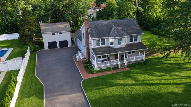 20 Richmond Boulevard, Lake Grove, NY 11755