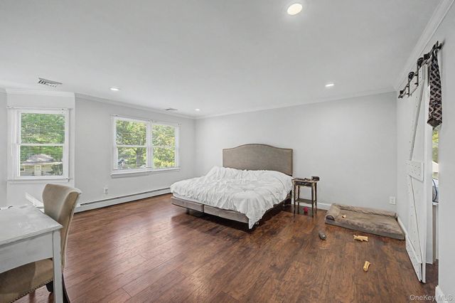 20 Richmond Boulevard, Lake Grove, NY 11755